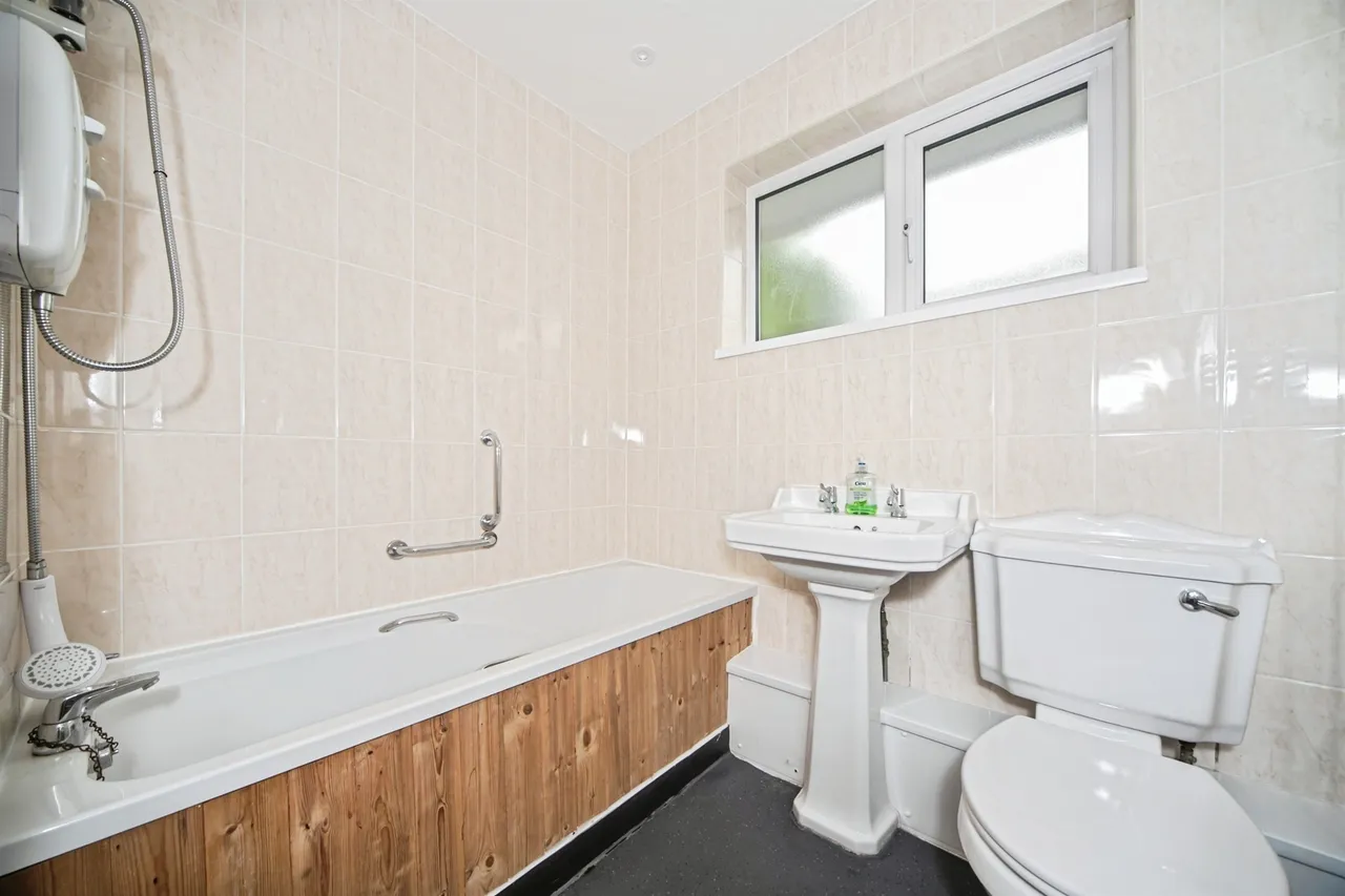 Newlands Crescent, Ruishton, TA3, photo 13