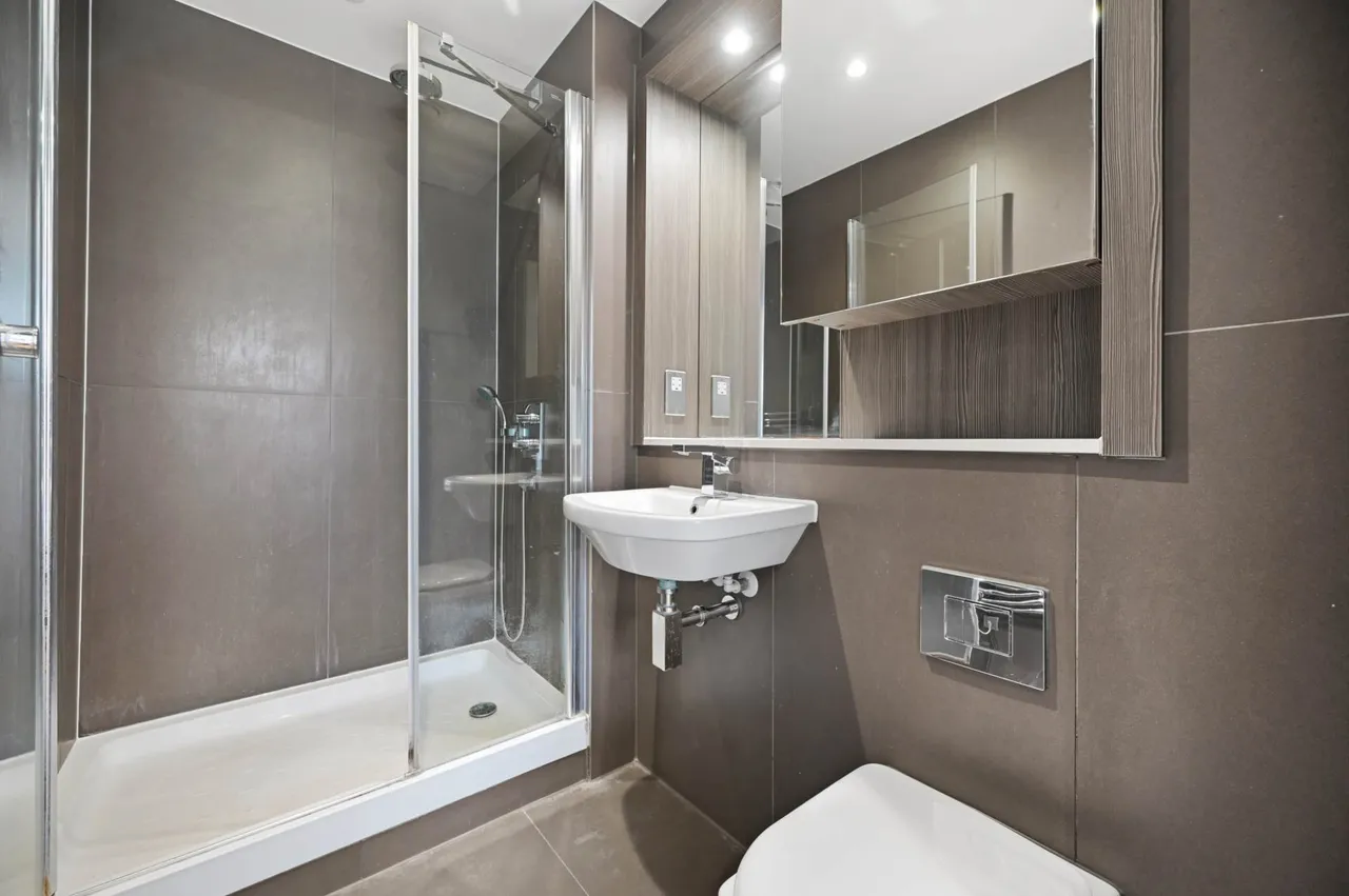 Lampton Road, Hounslow Central, TW3, photo 8