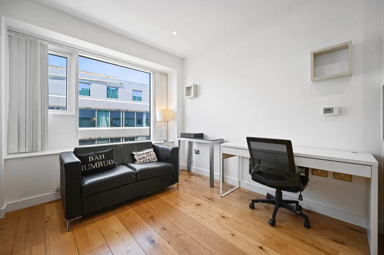 Lampton Road, Hounslow Central, TW3, photo 5