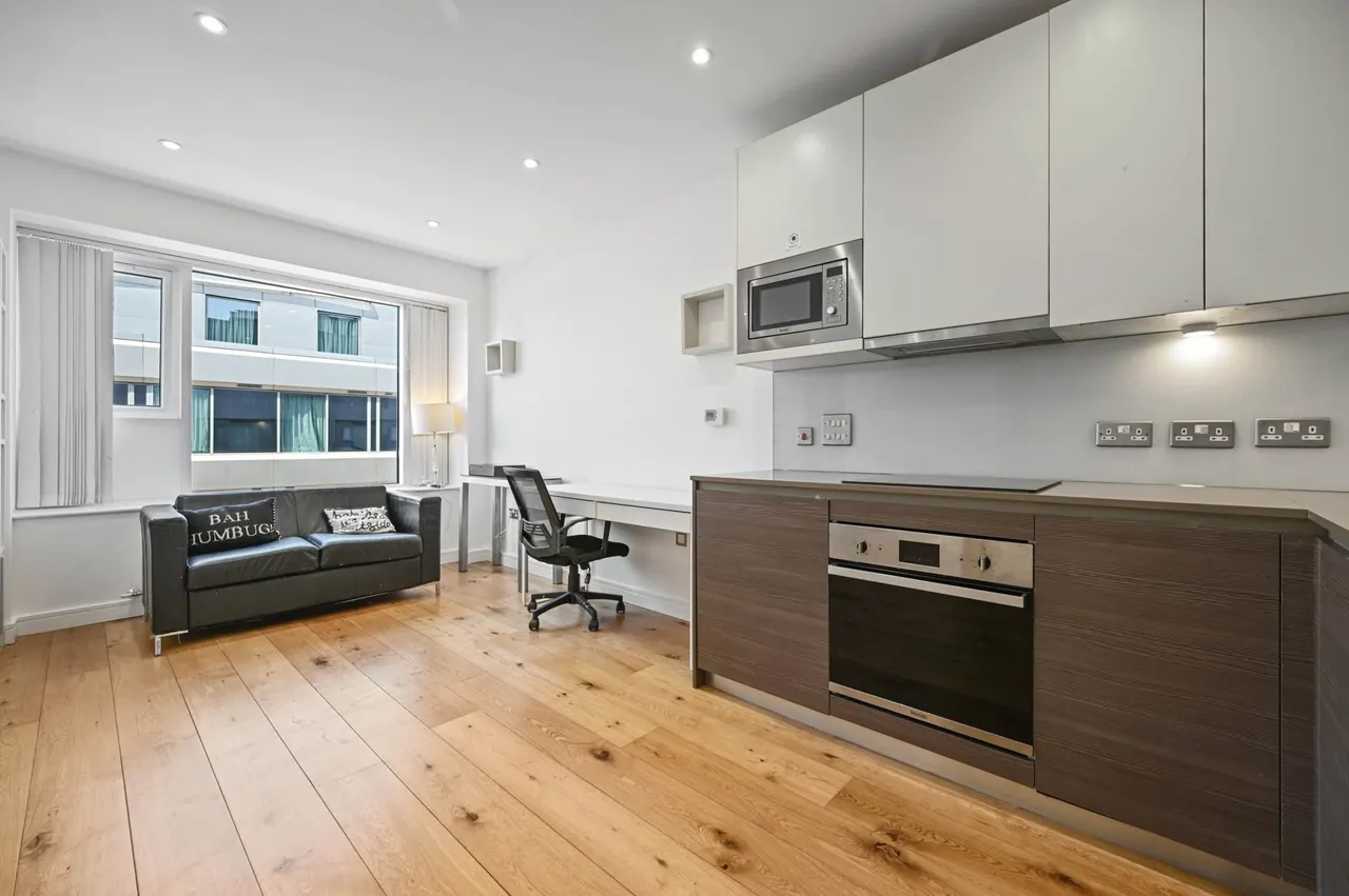 Lampton Road, Hounslow Central, TW3, photo 6