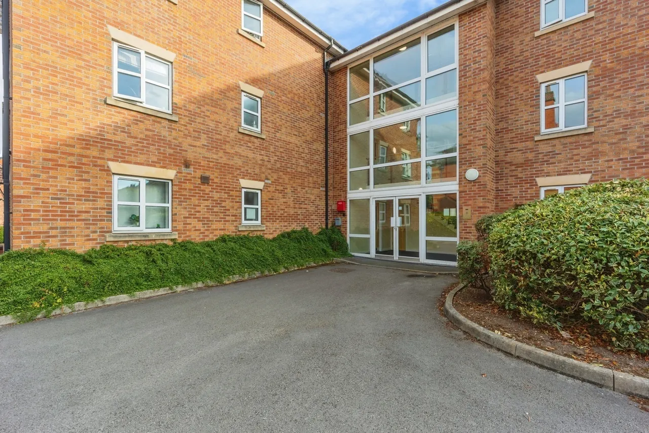 Claremont Road, SALE, Cheshire, M33, photo 14
