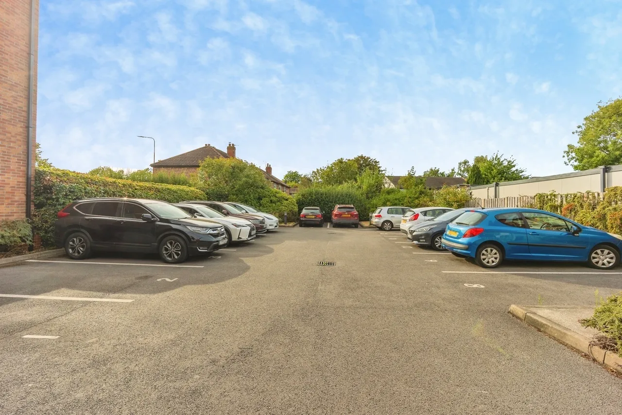 Claremont Road, SALE, Cheshire, M33, photo 16