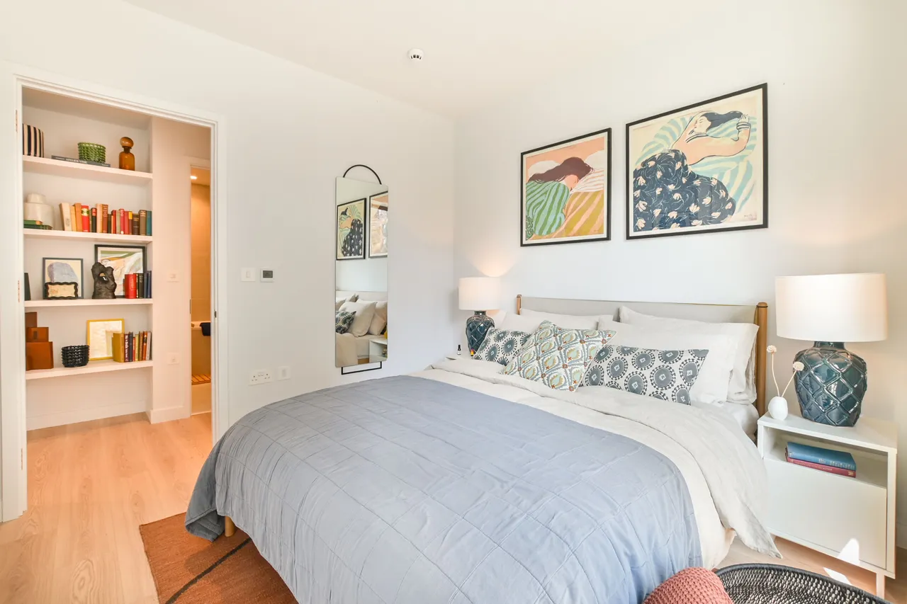 flat to rent — Apartment 501, The Maple, 10 Aviator Drive, London