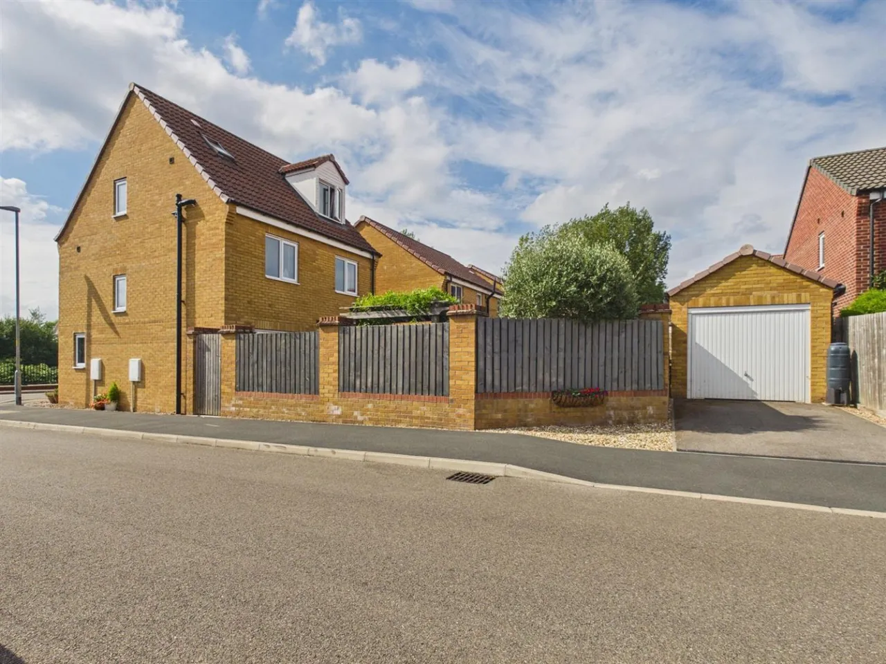 Ferrous Way, North Hykeham, Lincoln, photo 2