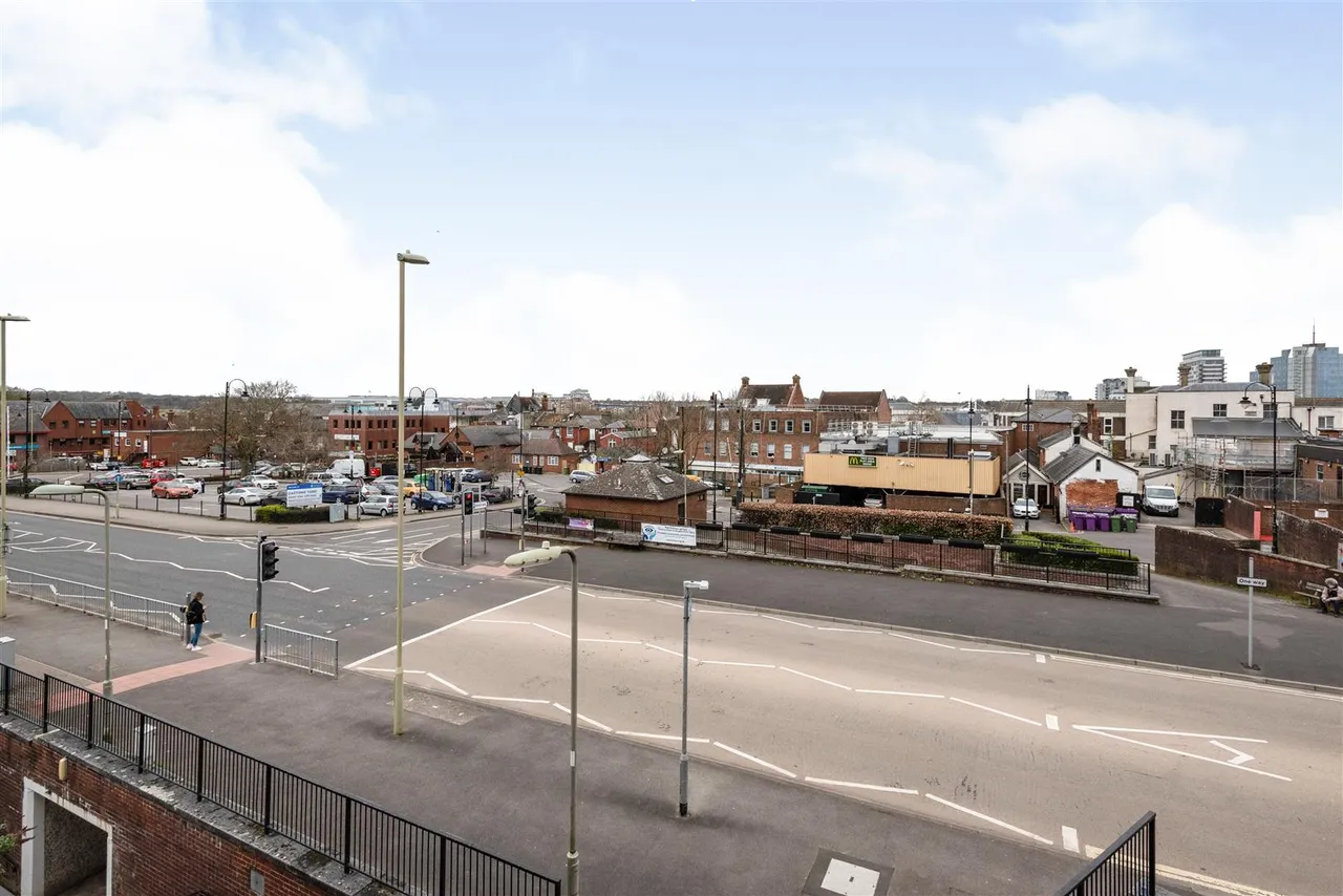 New Road, Basingstoke, RG21, photo 11