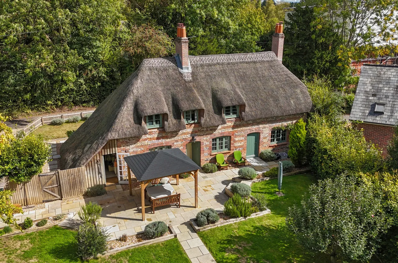 3 bed house for sale, Pudding Lane, Headbourne Worthy, SO23