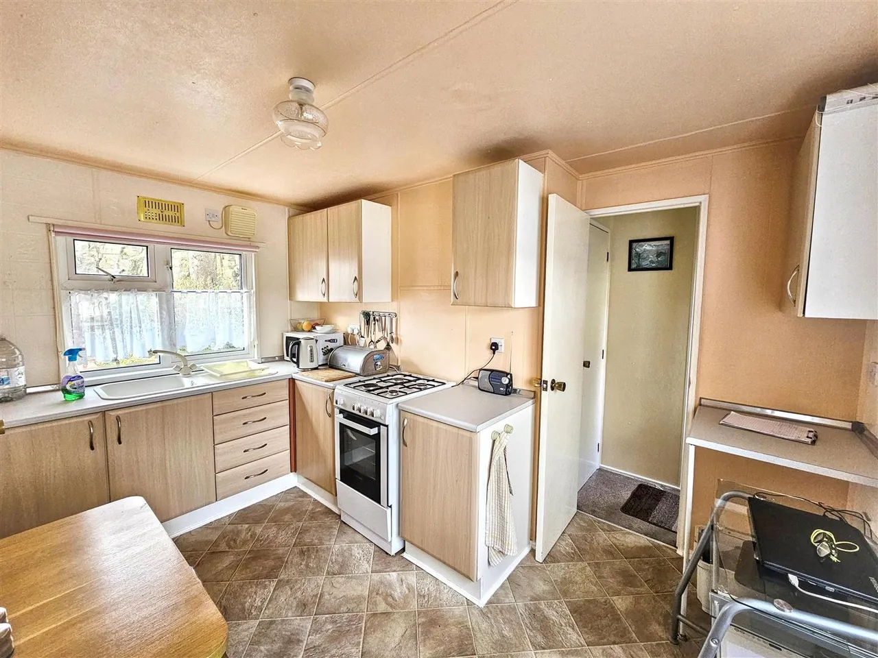 Cringles, Silsden, BD20 0NS, photo 3