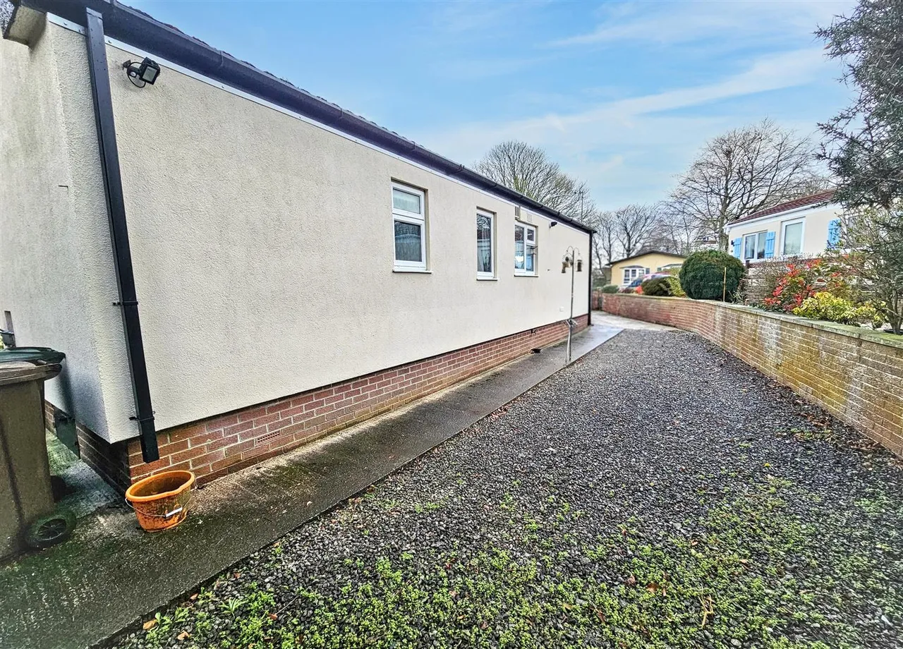 Cringles, Silsden, BD20 0NS, photo 13