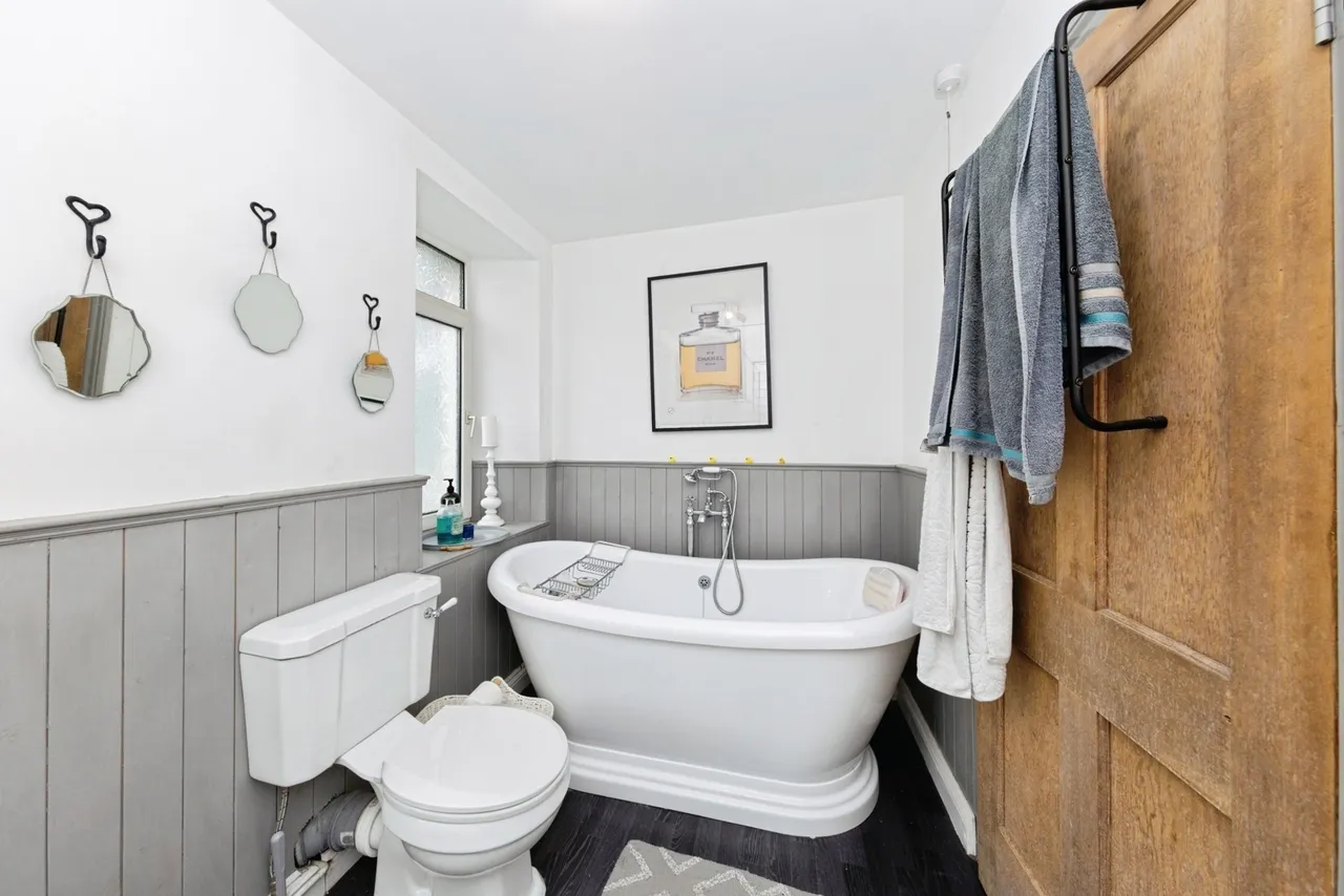 The Avenue, Carmarthen, SA31, photo 14