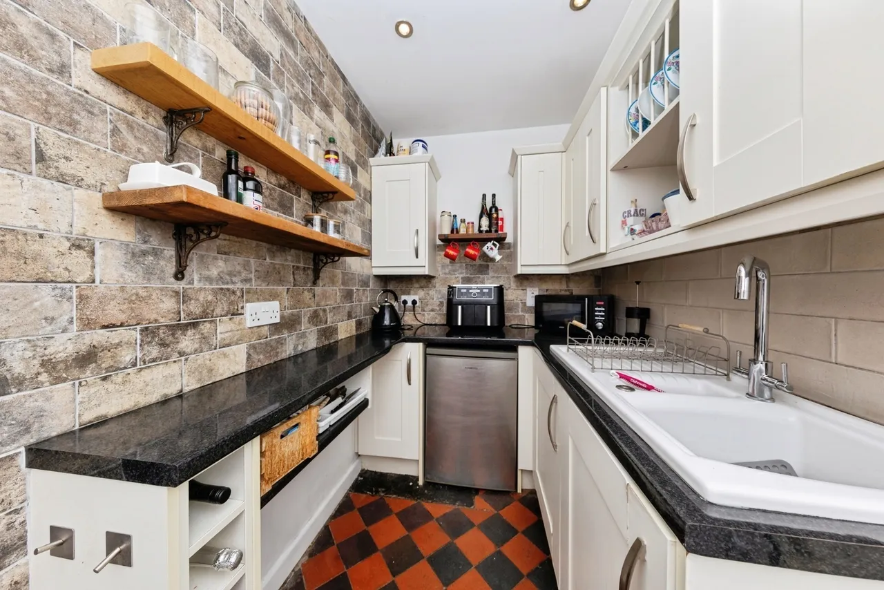 The Avenue, Carmarthen, SA31, photo 9