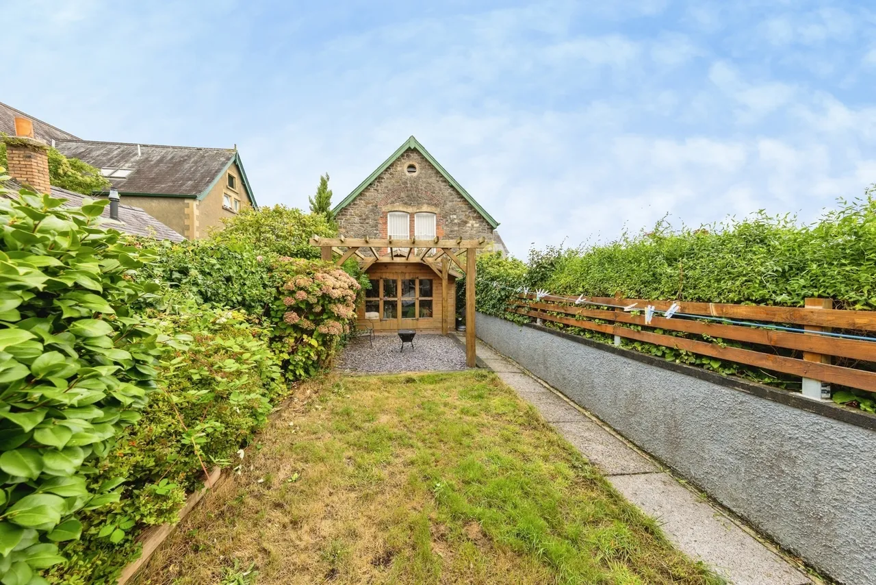 The Avenue, Carmarthen, SA31, photo 17