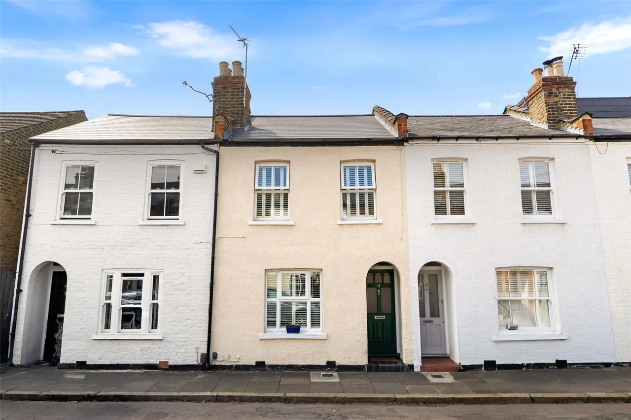 2 bed house for sale — Warwick Road, Twickenham, TW2 6SW