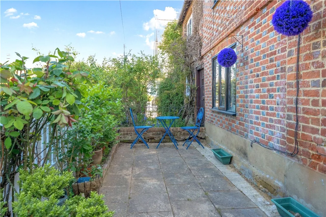 The Street, Eversley, Hook, Hampshire, RG27 0PJ, photo 9
