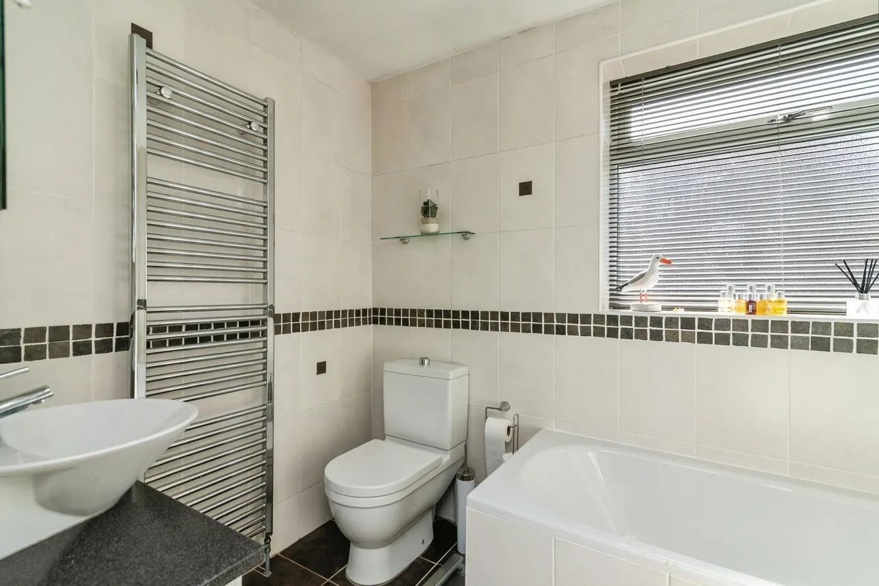 Linsdale Gardens, Gedling, NG4, photo 16