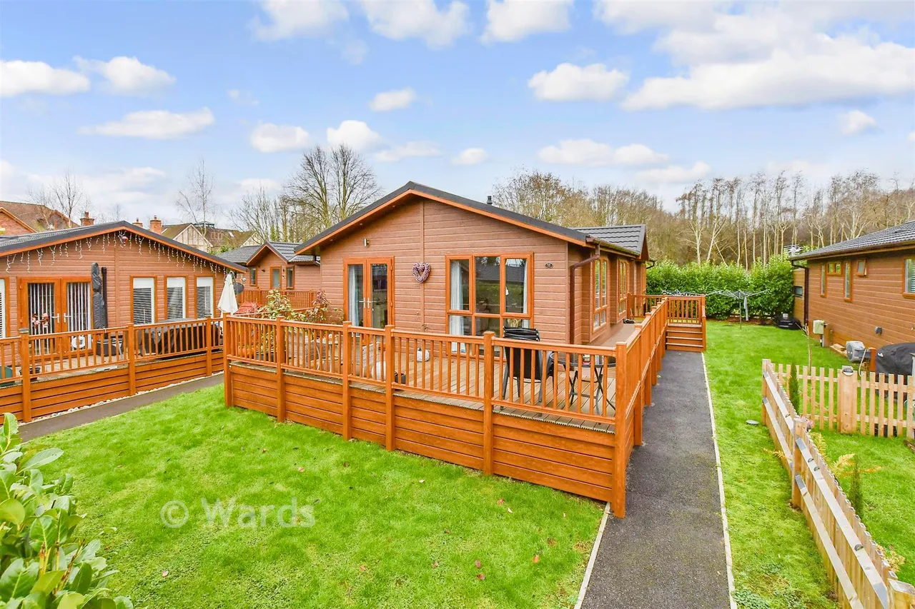 2 bed park home for sale, The Heath, East Malling, ME19