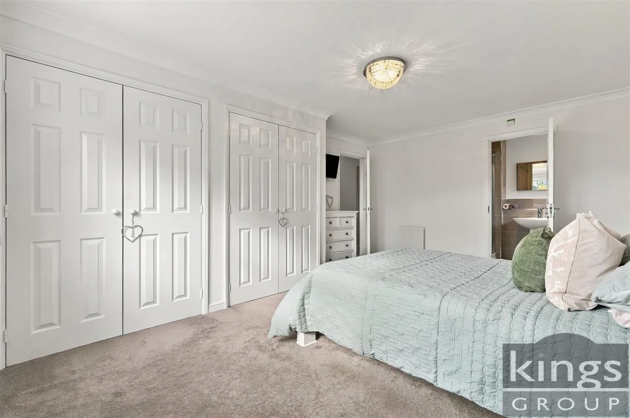 Little Grove Avenue, Cheshunt, photo 14