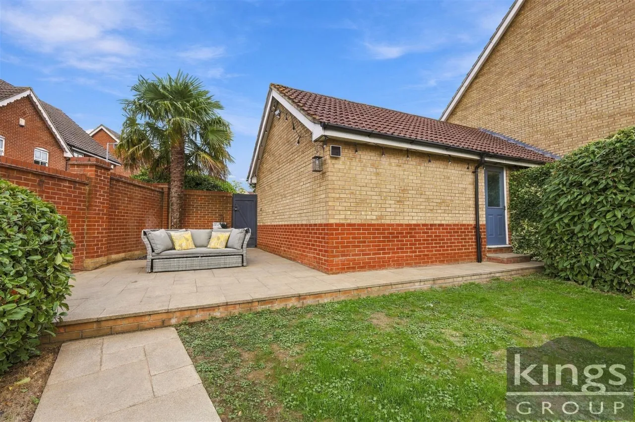 Little Grove Avenue, Cheshunt, photo 20