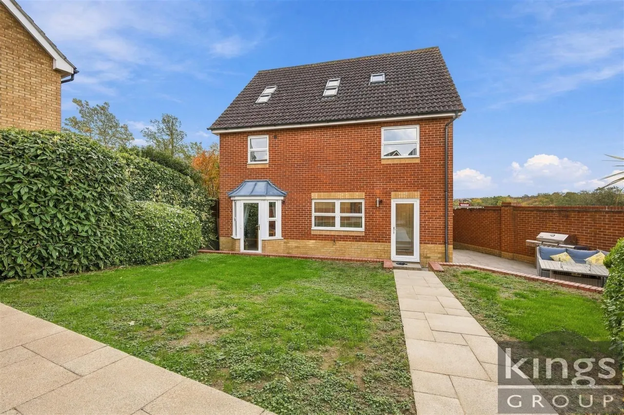 Little Grove Avenue, Cheshunt, photo 21
