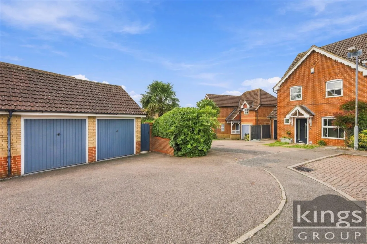 Little Grove Avenue, Cheshunt, photo 23