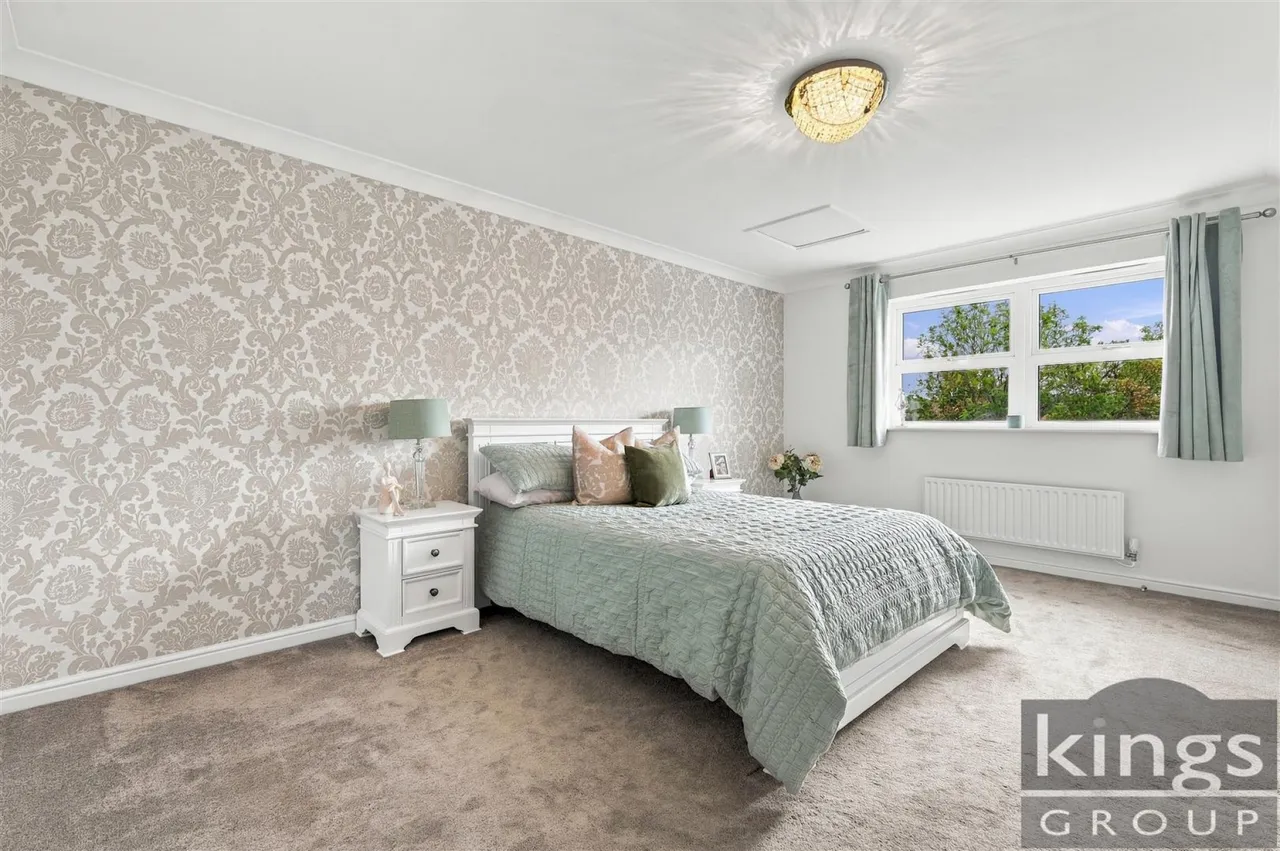 Little Grove Avenue, Cheshunt, photo 13