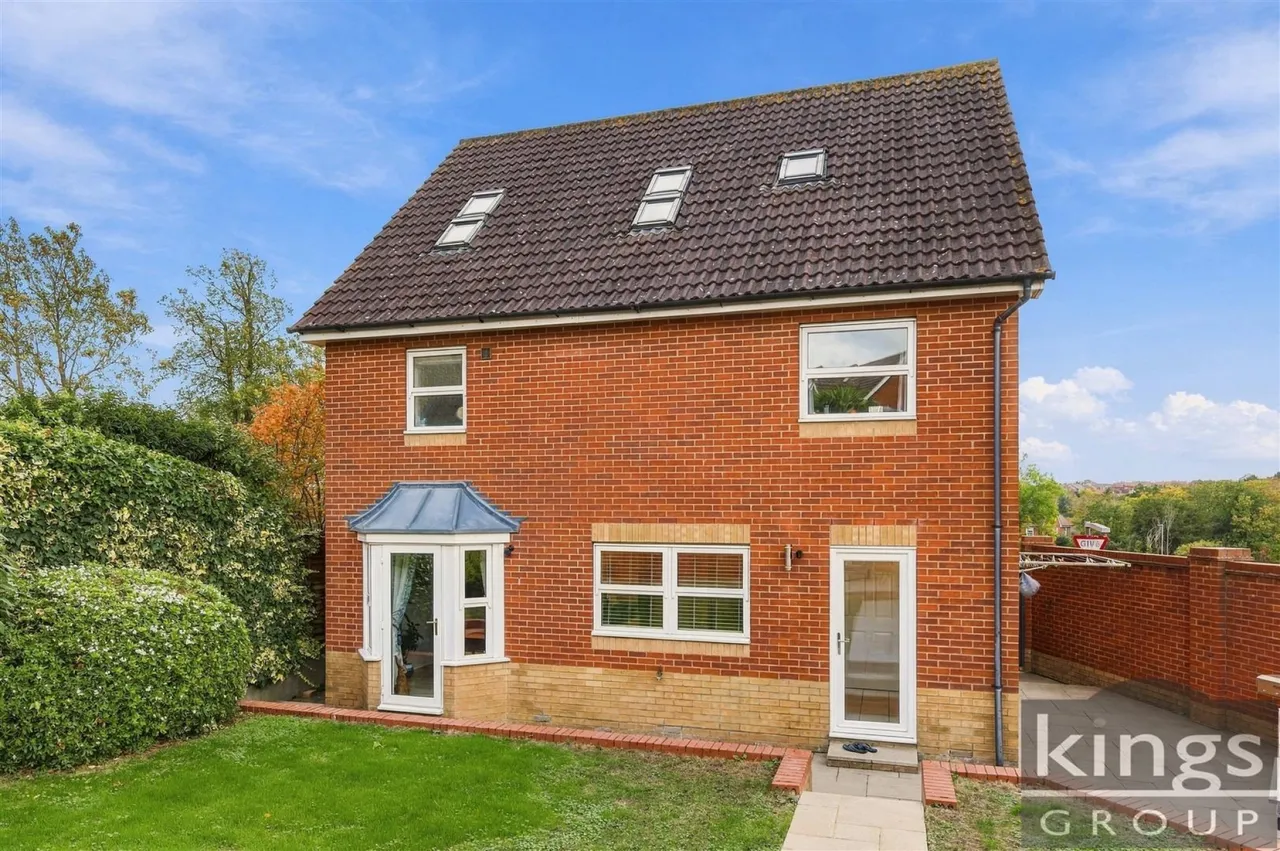 Little Grove Avenue, Cheshunt, photo 32