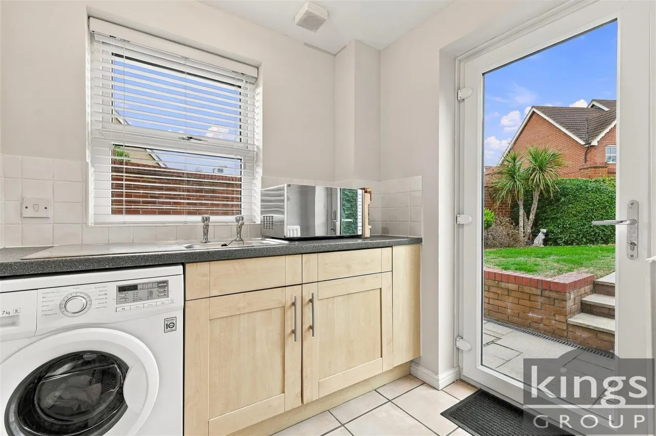 Little Grove Avenue, Cheshunt, photo 7