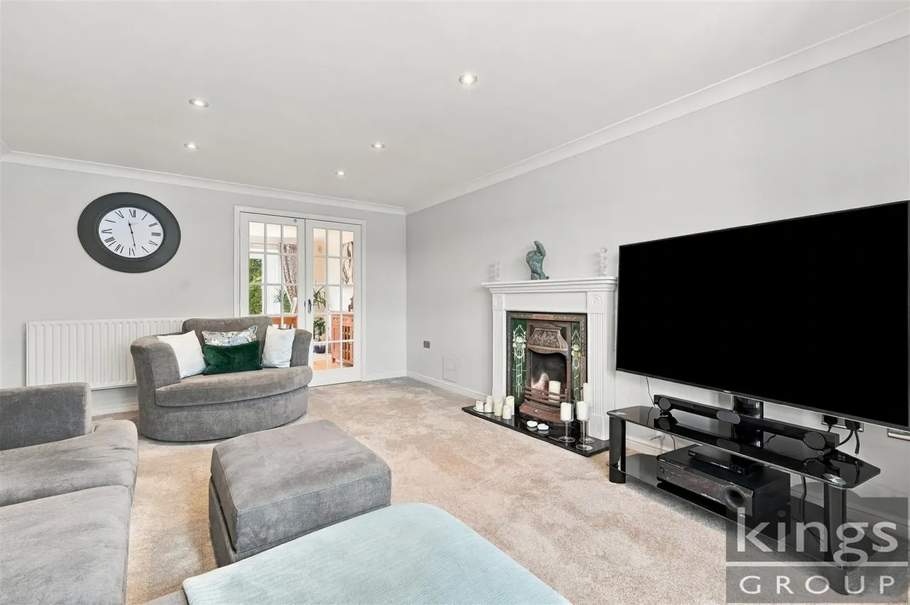 Little Grove Avenue, Cheshunt, photo 3