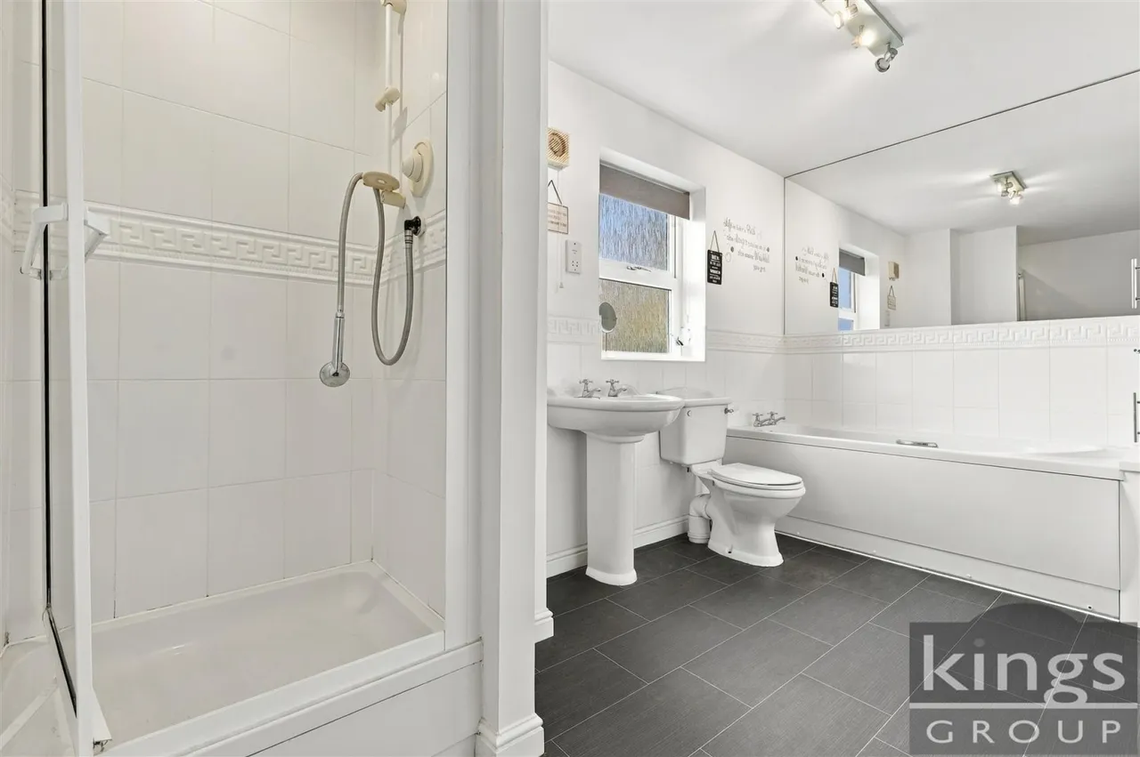 Little Grove Avenue, Cheshunt, photo 18