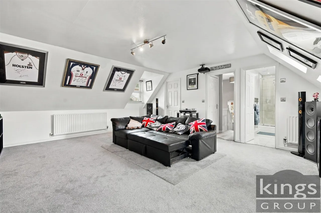 Little Grove Avenue, Cheshunt, photo 11