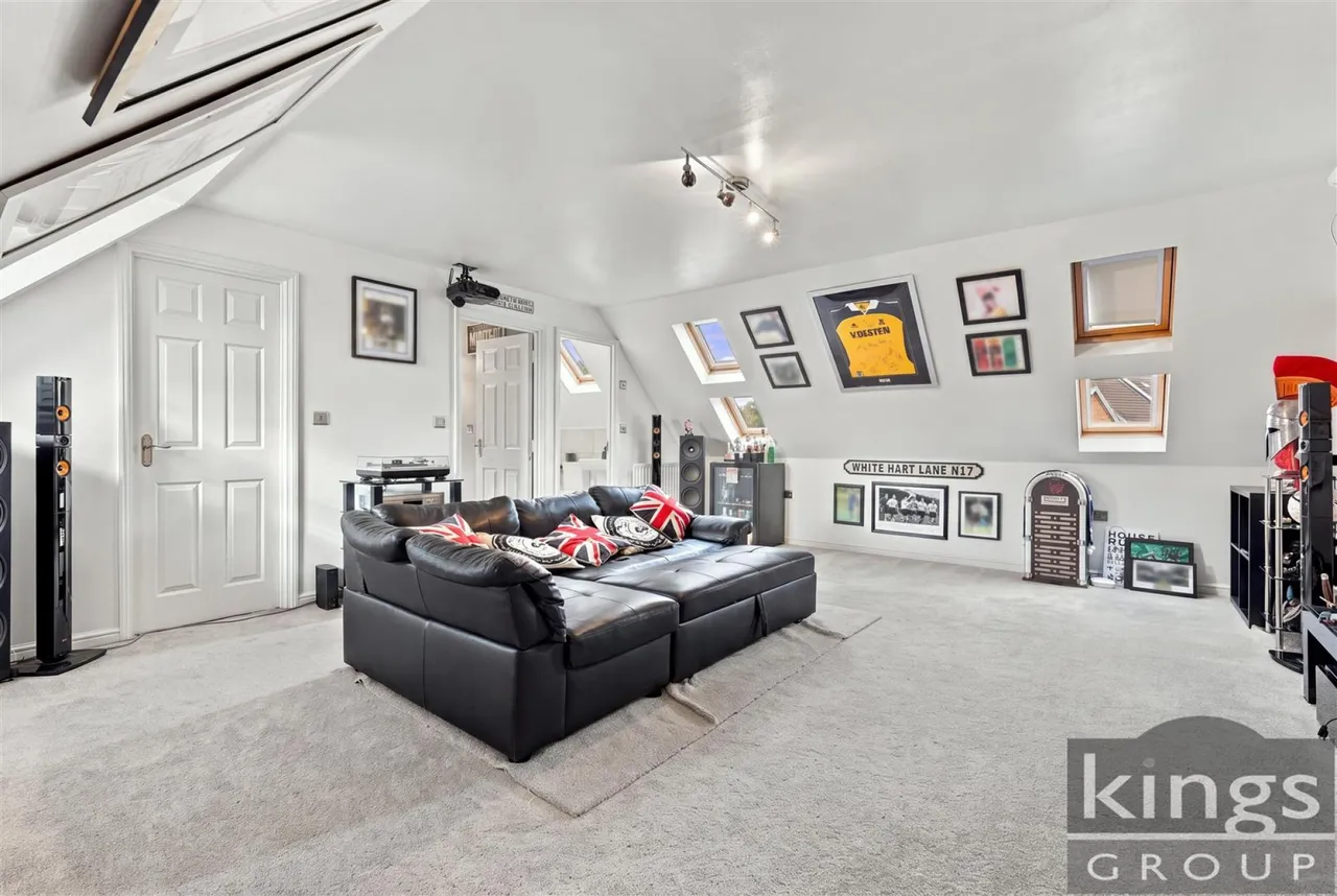 Little Grove Avenue, Cheshunt, photo 10