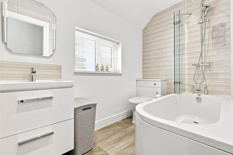 with 4 bedrooms in Bishop's Stortford, CM23, photo 17