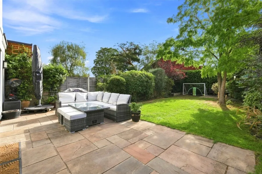 with 4 bedrooms in Bishop's Stortford, CM23, photo 4