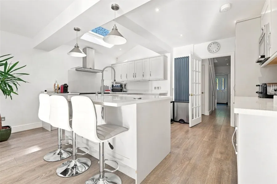 with 4 bedrooms in Bishop's Stortford, CM23, photo 5