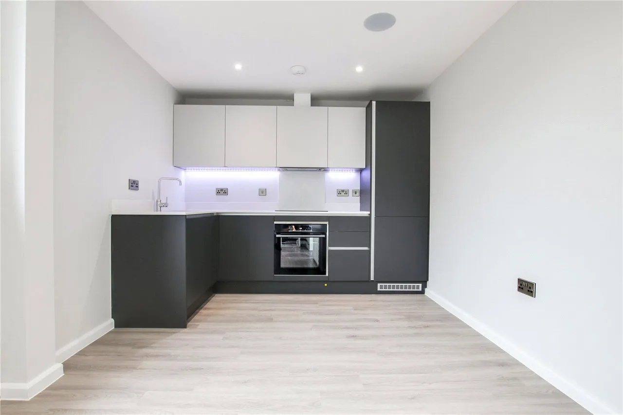 Finchampstead Road, Wokingham, Berkshire, RG40 2NW, photo 7