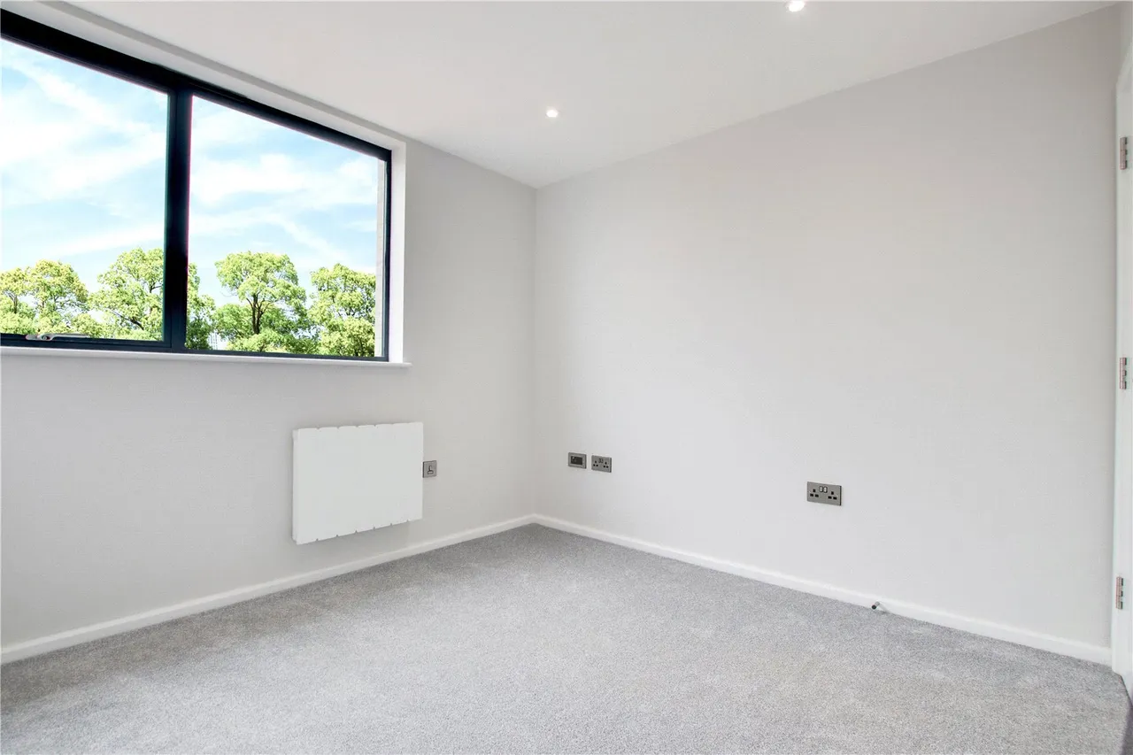 Finchampstead Road, Wokingham, Berkshire, RG40 2NW, photo 10