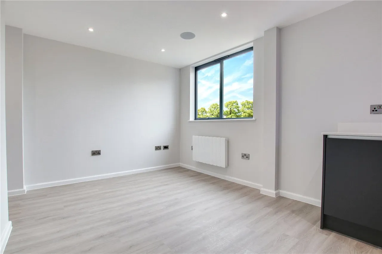 Finchampstead Road, Wokingham, Berkshire, RG40 2NW, photo 9