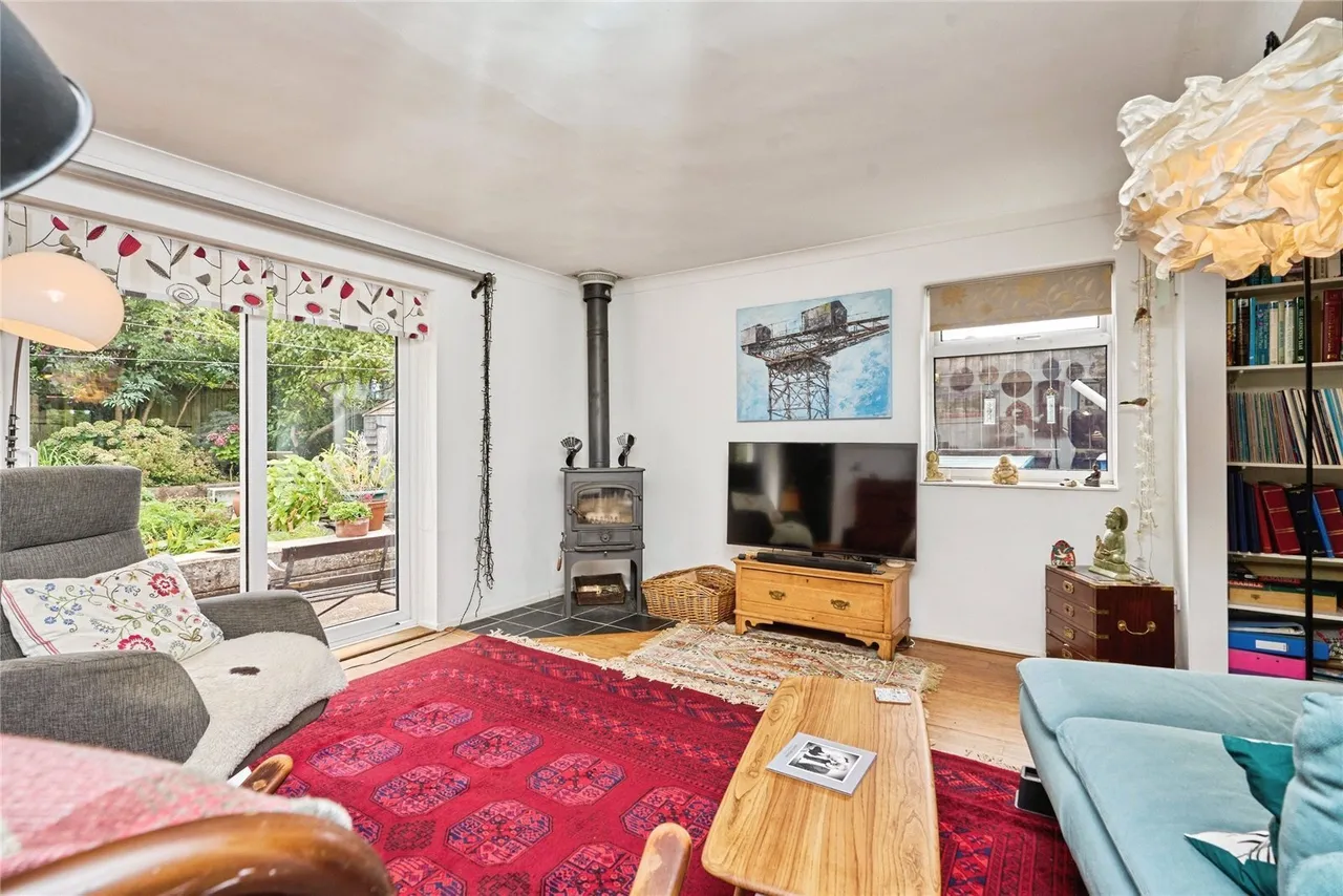 Albert Street, Newport, PO30, photo 2