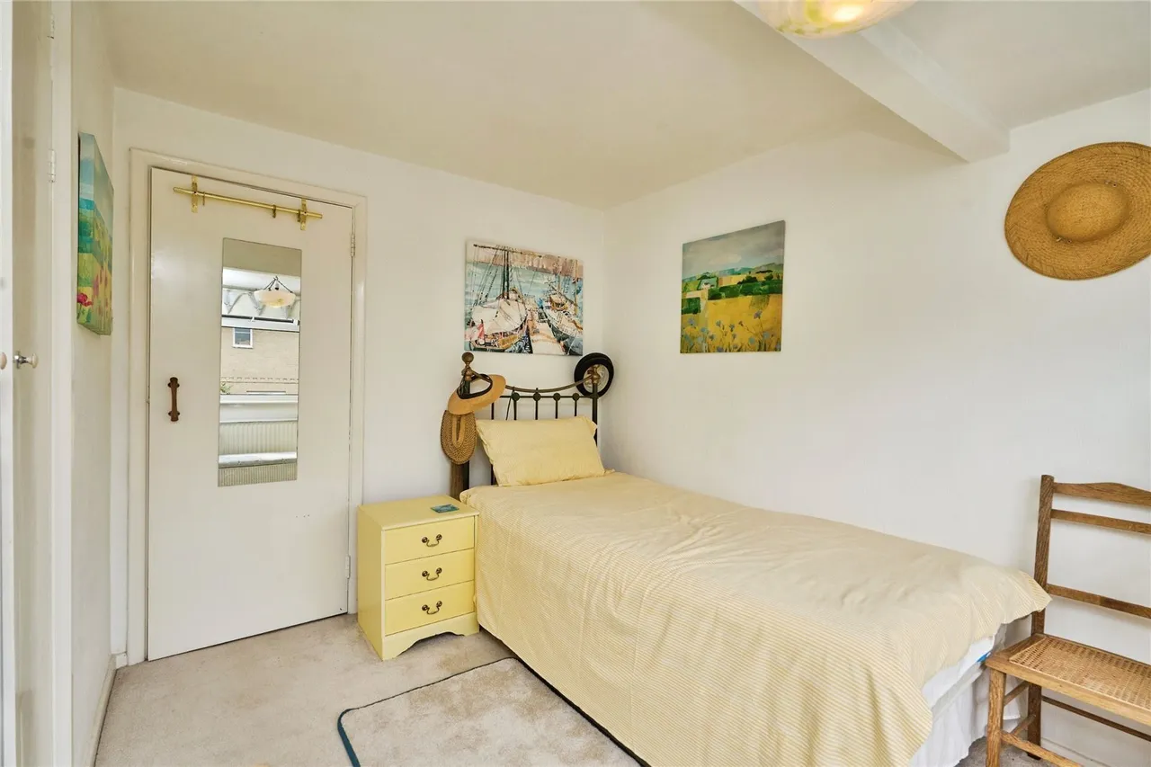 Albert Street, Newport, PO30, photo 16