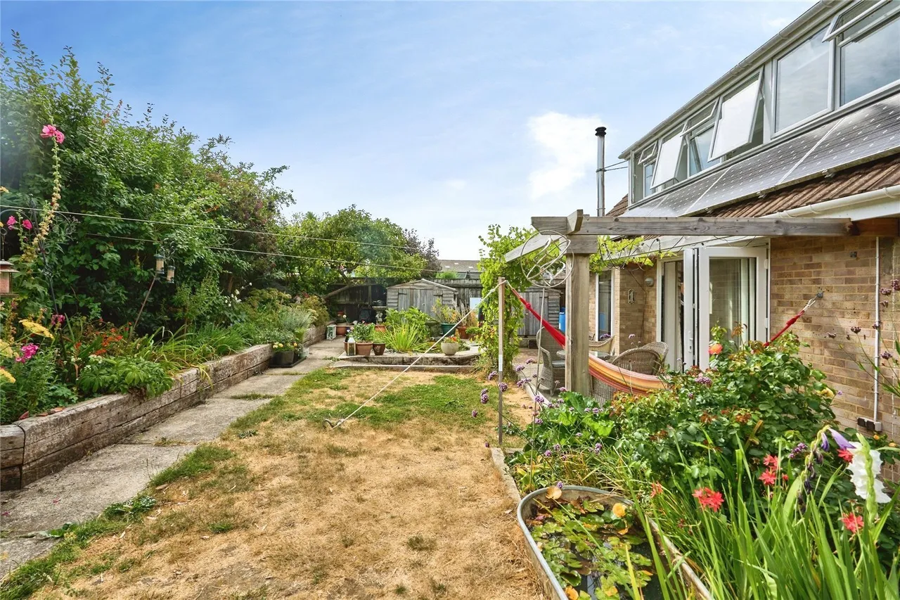 Albert Street, Newport, PO30, photo 12