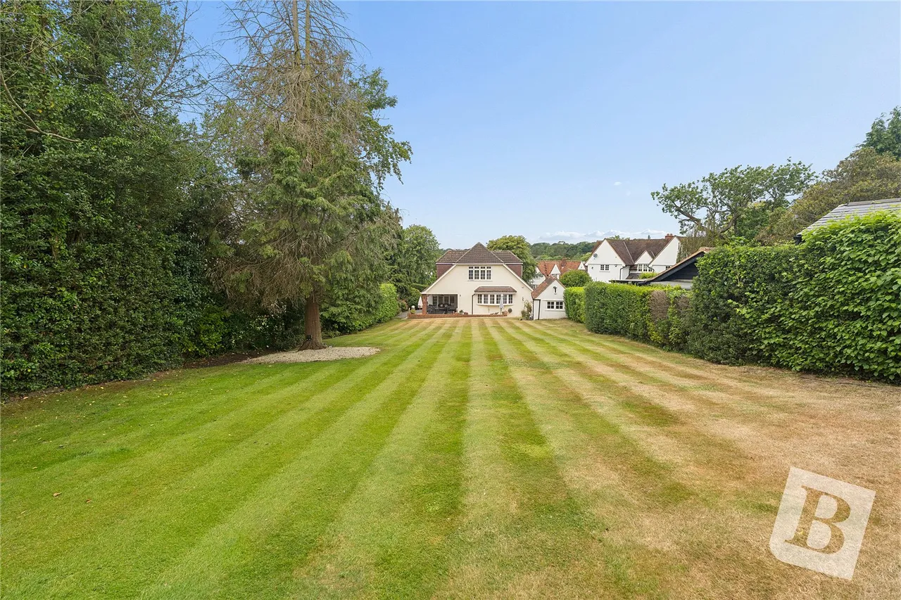 4 bed house for sale, Hillside Walk, Brentwood, CM14