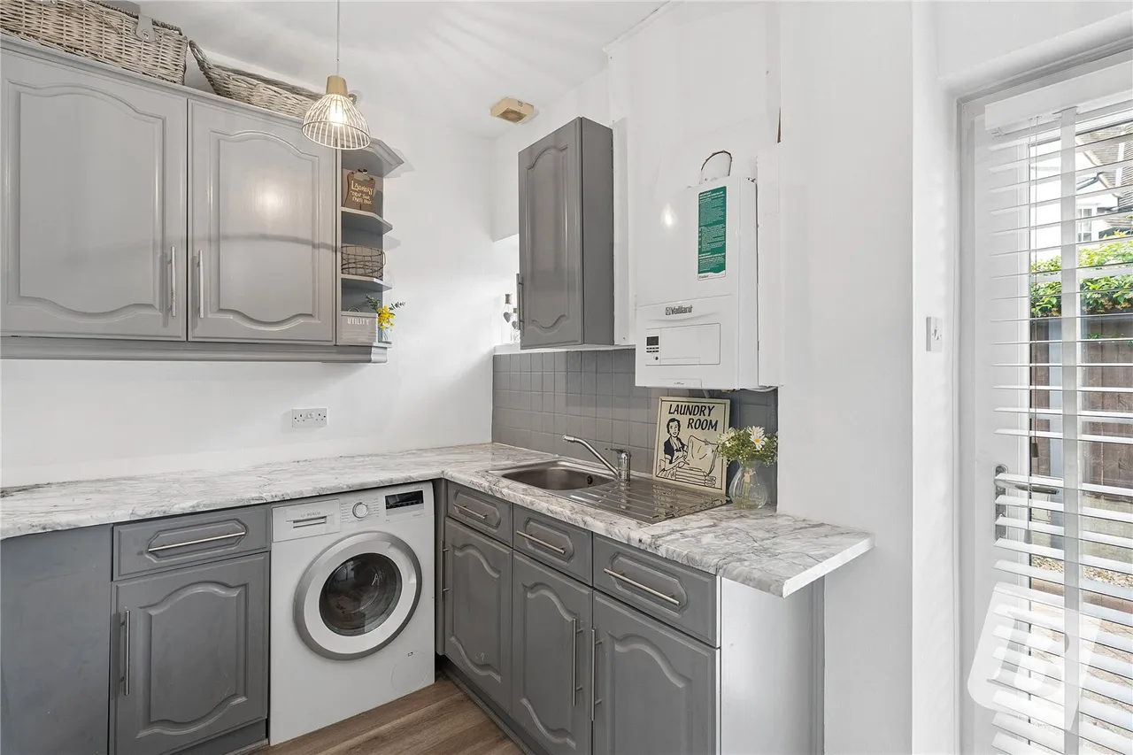 Hillside Walk, Brentwood, CM14, photo 18
