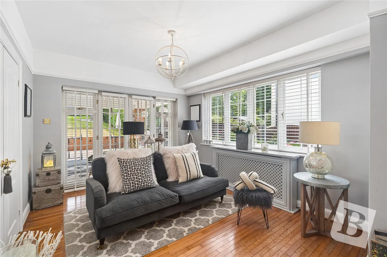 Hillside Walk, Brentwood, CM14, photo 20