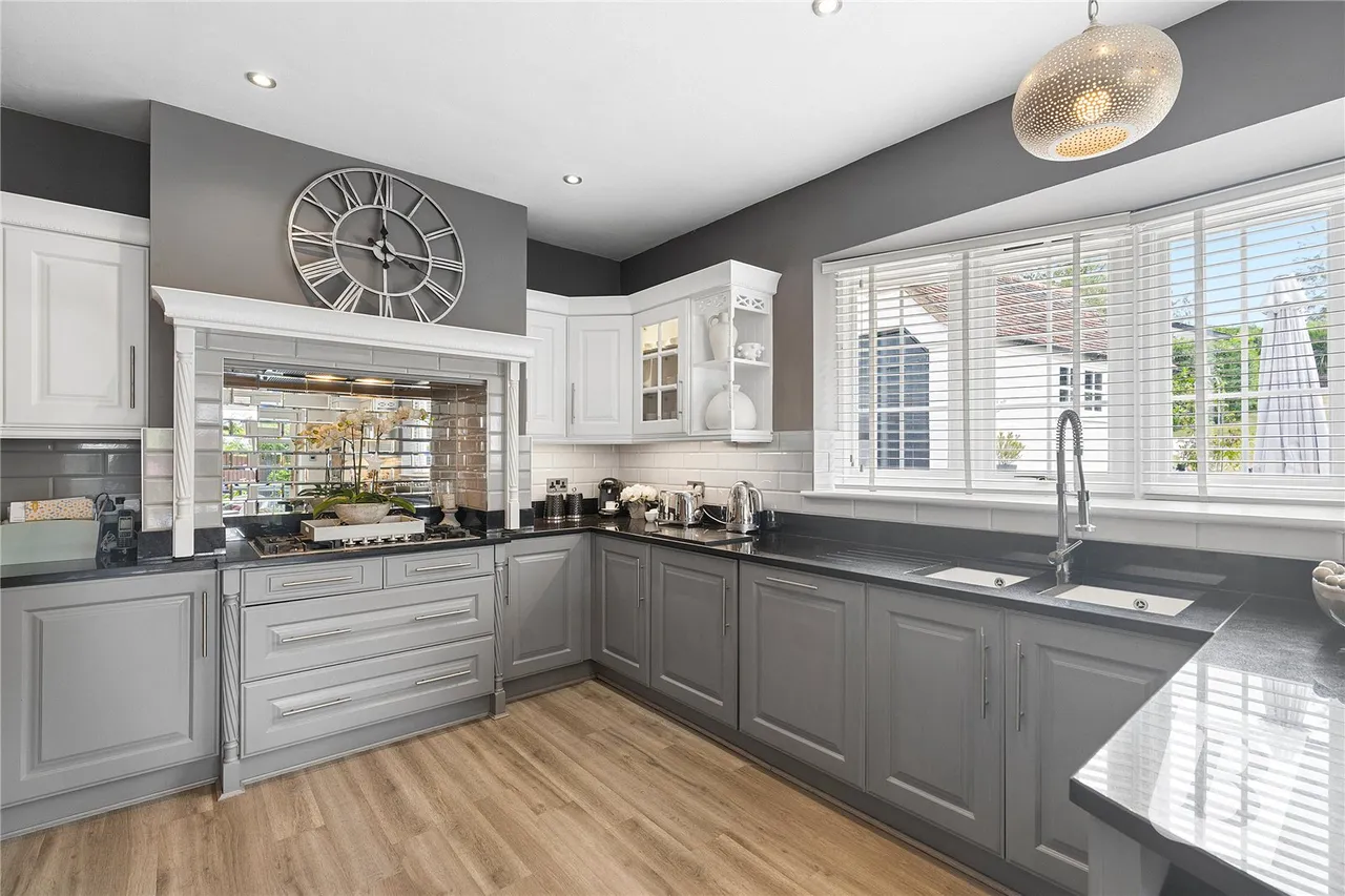 Hillside Walk, Brentwood, CM14, photo 25