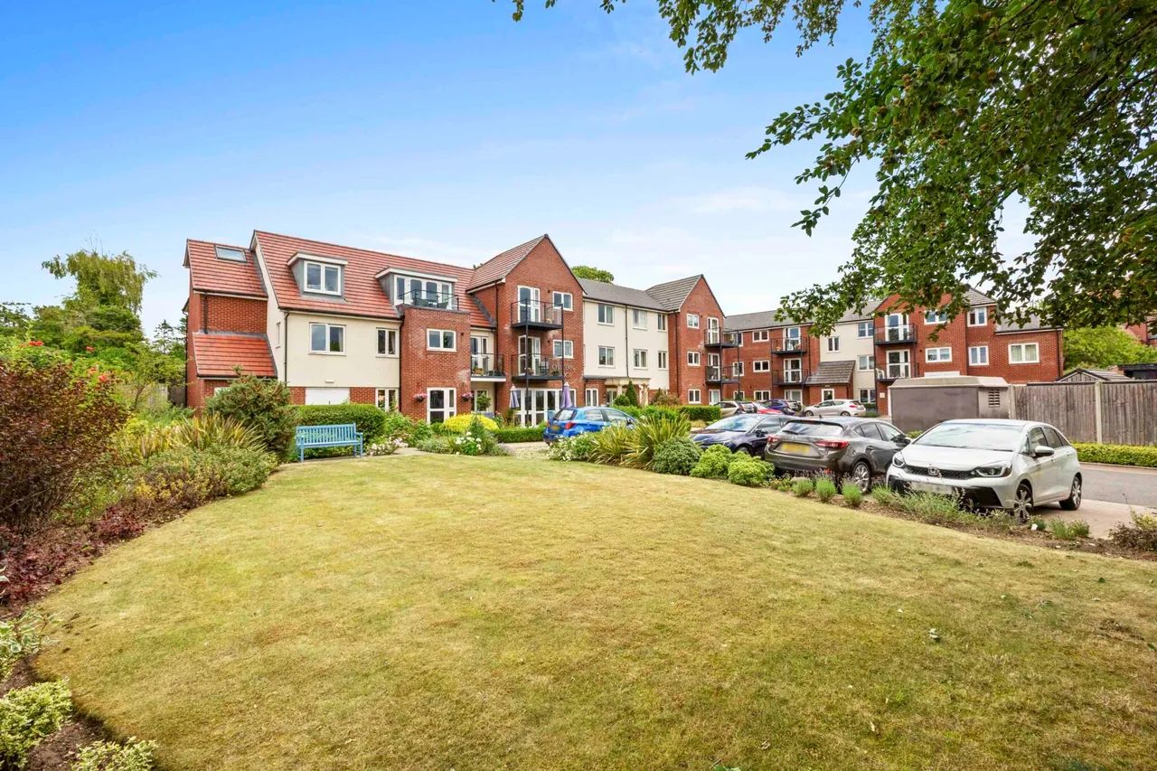 1 bed flat for sale, Longwick Road, Princes Risborough, HP27