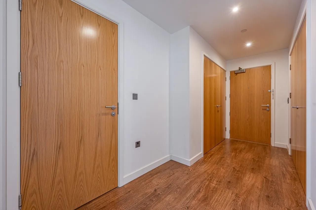 Flat 36, 60 Barge Walk, London, photo 7