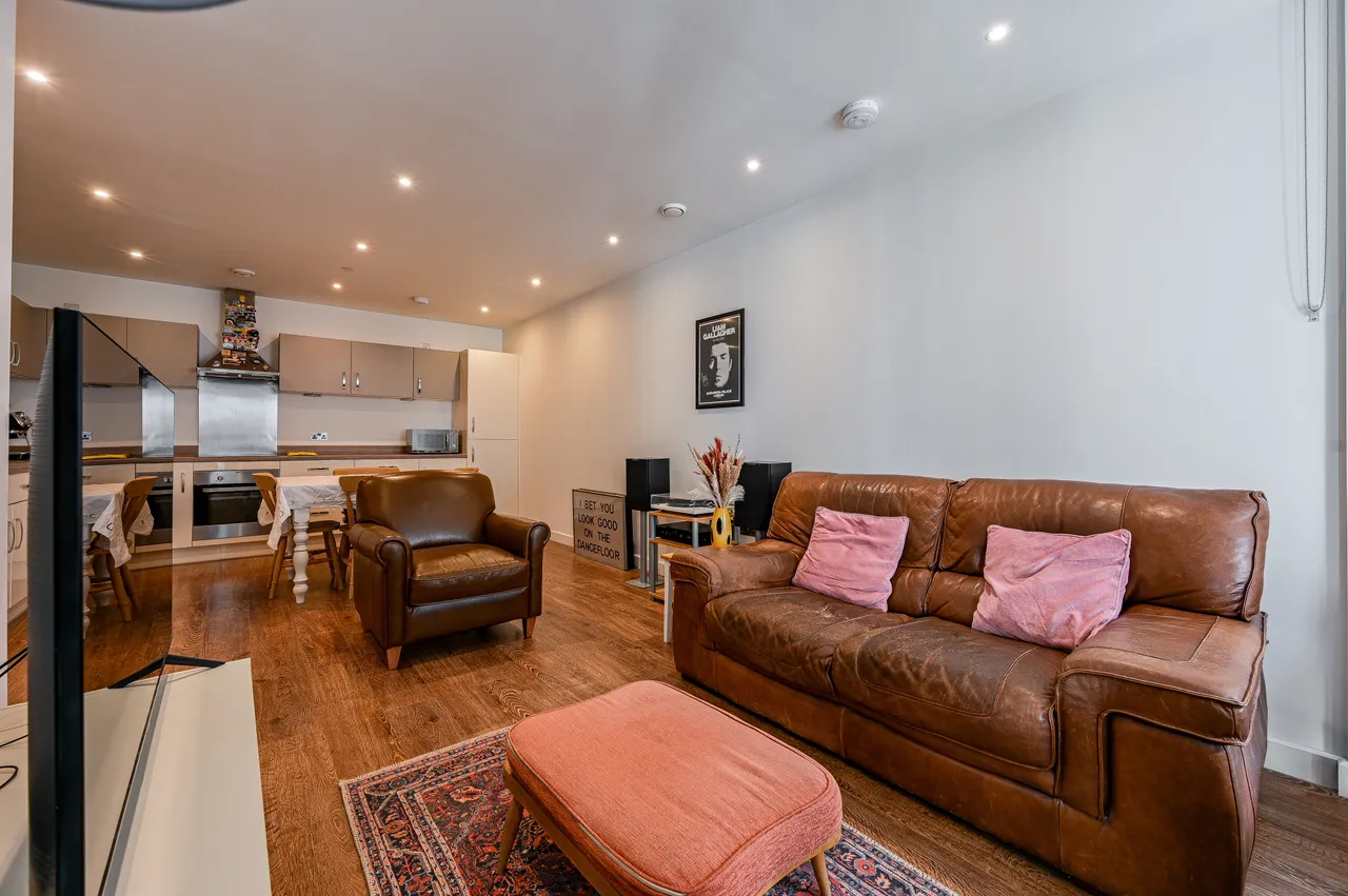 Flat 36, 60 Barge Walk, London, photo 11