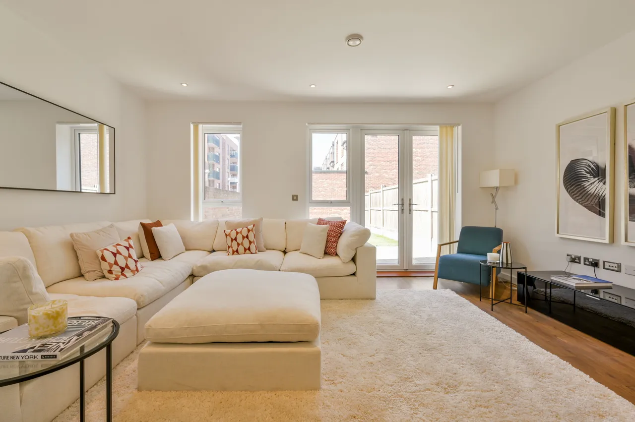 10 Reynard Way, Brentford, photo 6