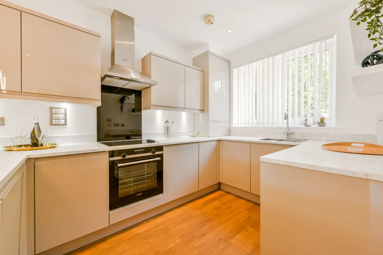 10 Reynard Way, Brentford, photo 5