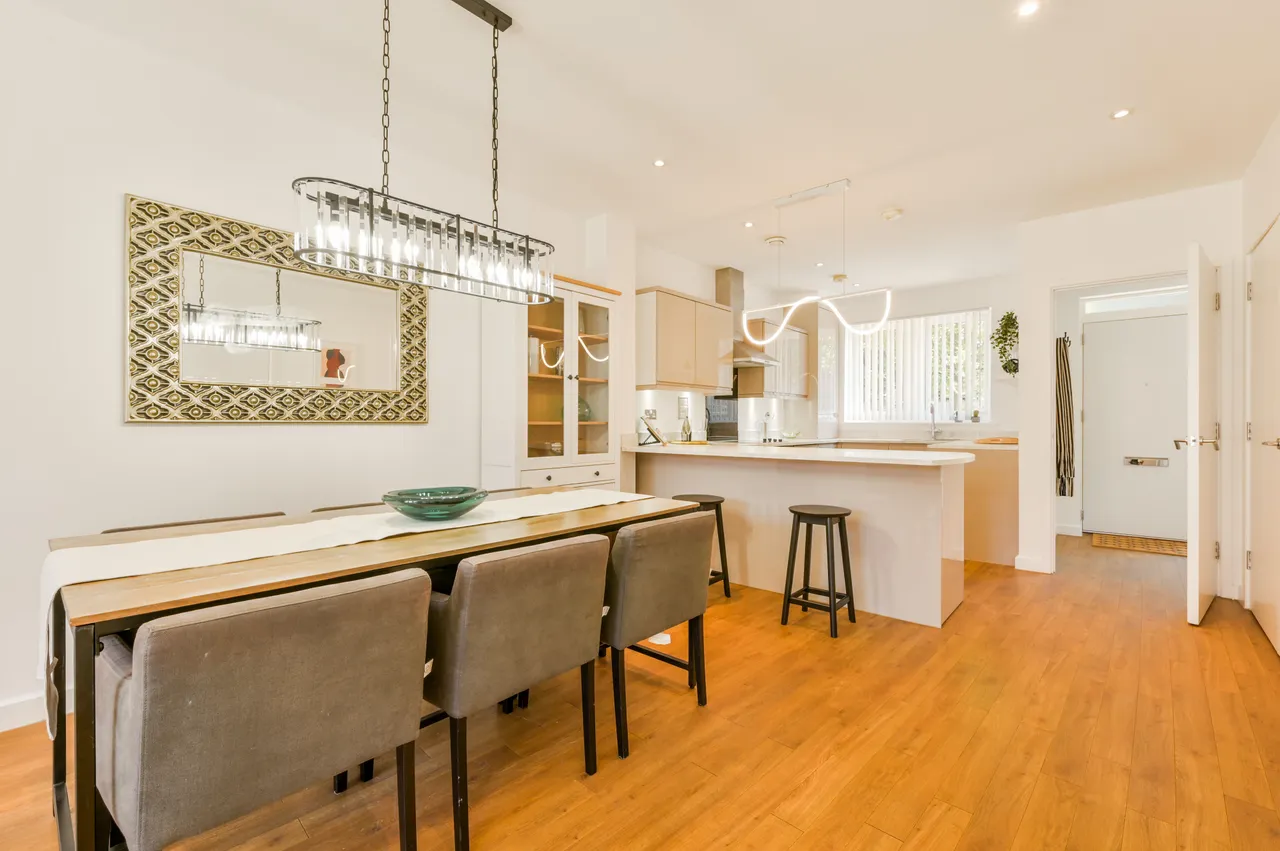 10 Reynard Way, Brentford, photo 3