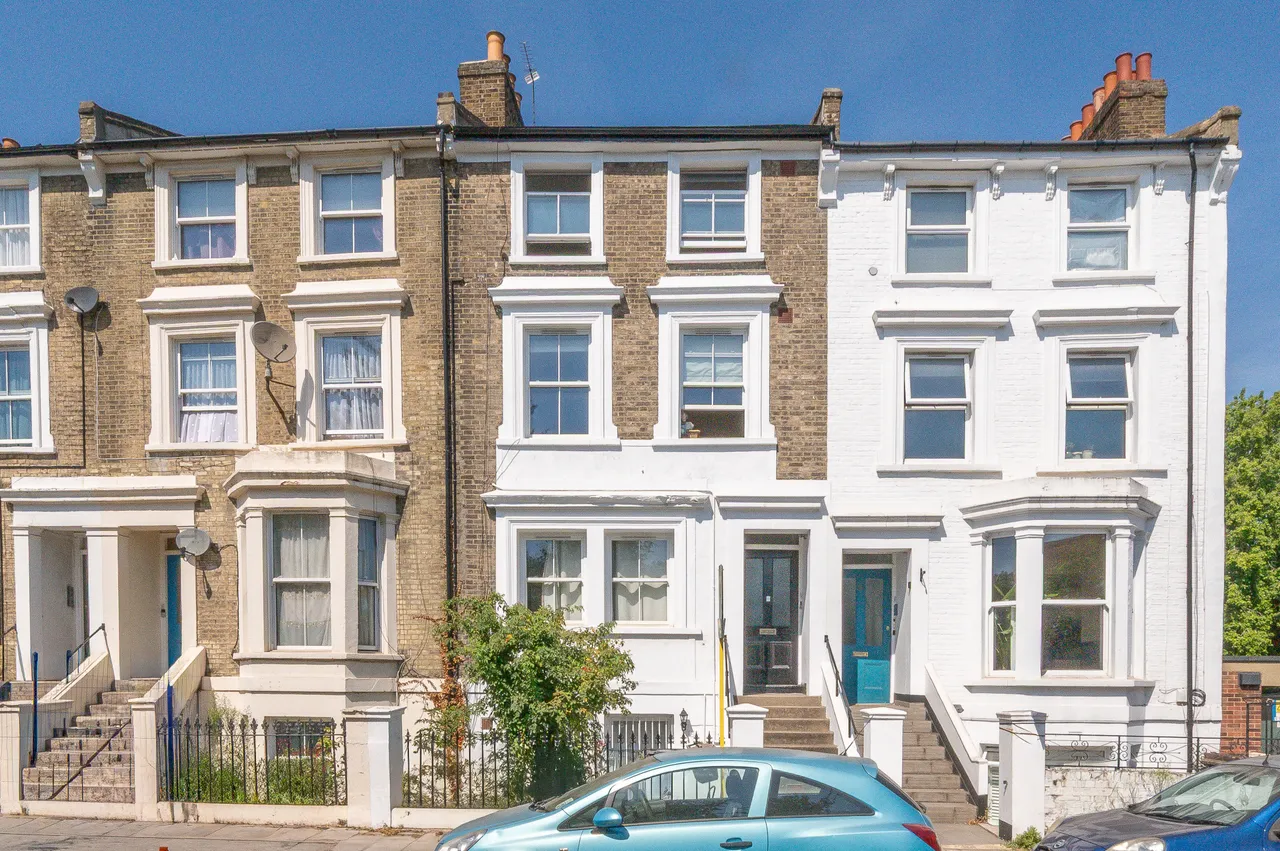 1 bed flat for sale — 19d Park Hall Road, London